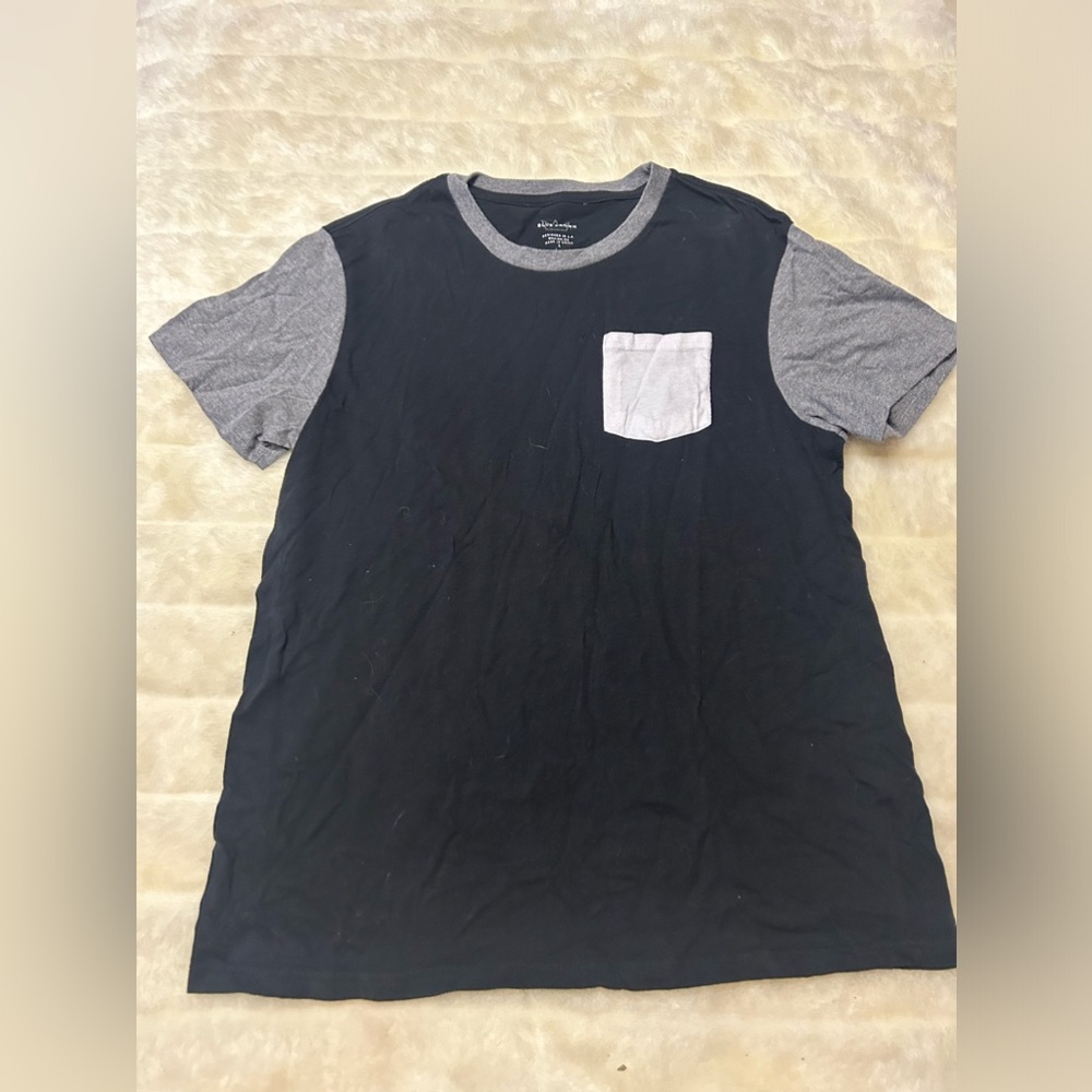 Men’s Blue Crown t-shirt in black with gray trim and breast pocket size large